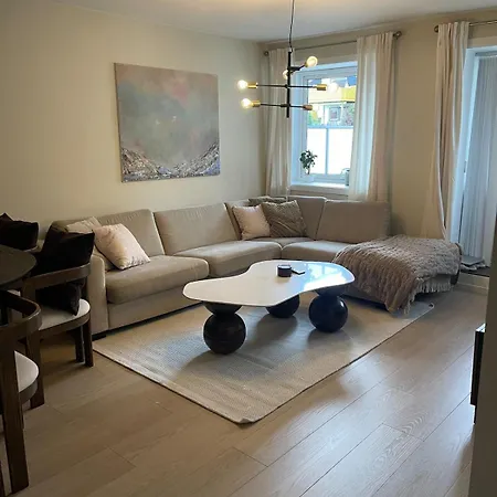 Modern Family With Mountain Views, Terrace & Free Parking * ベルゲン